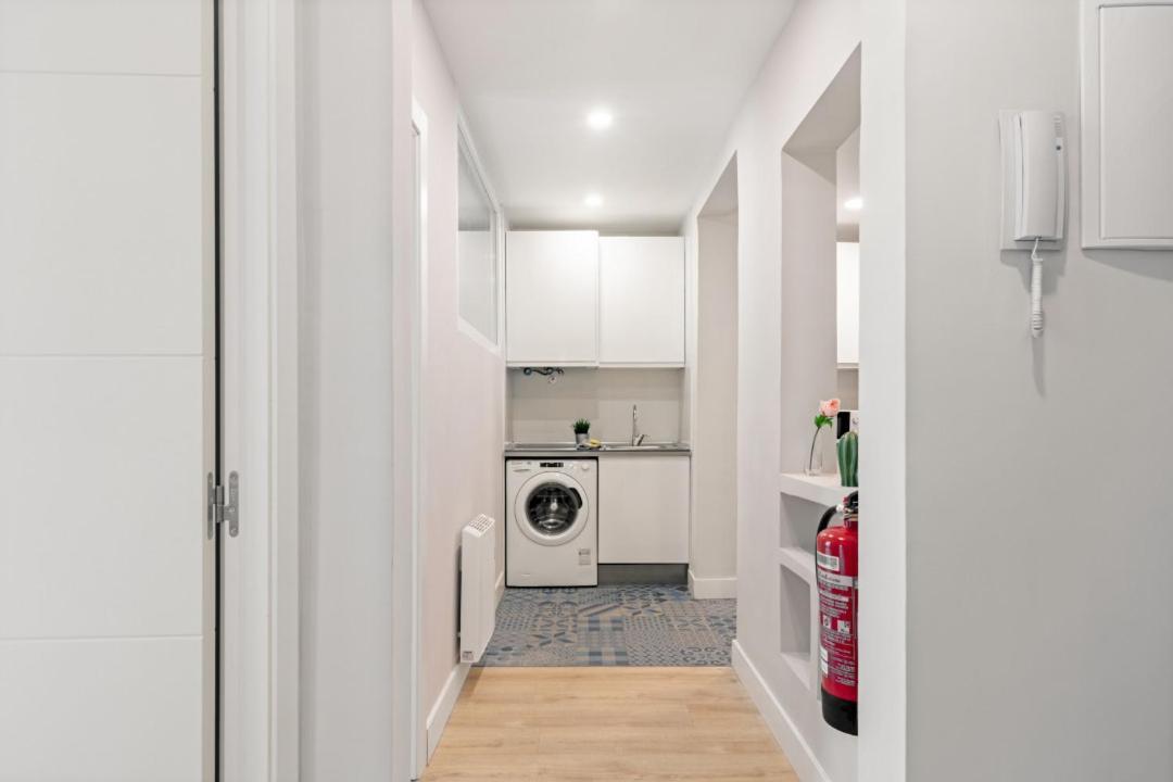 2 Bedrooms 1 Bathroom Furnished - Las Letras - Bright - Mintystay Madrid Exteriör bild