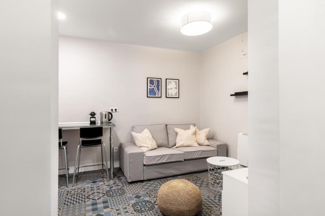 2 Bedrooms 1 Bathroom Furnished - Las Letras - Bright - Mintystay Madrid Exteriör bild