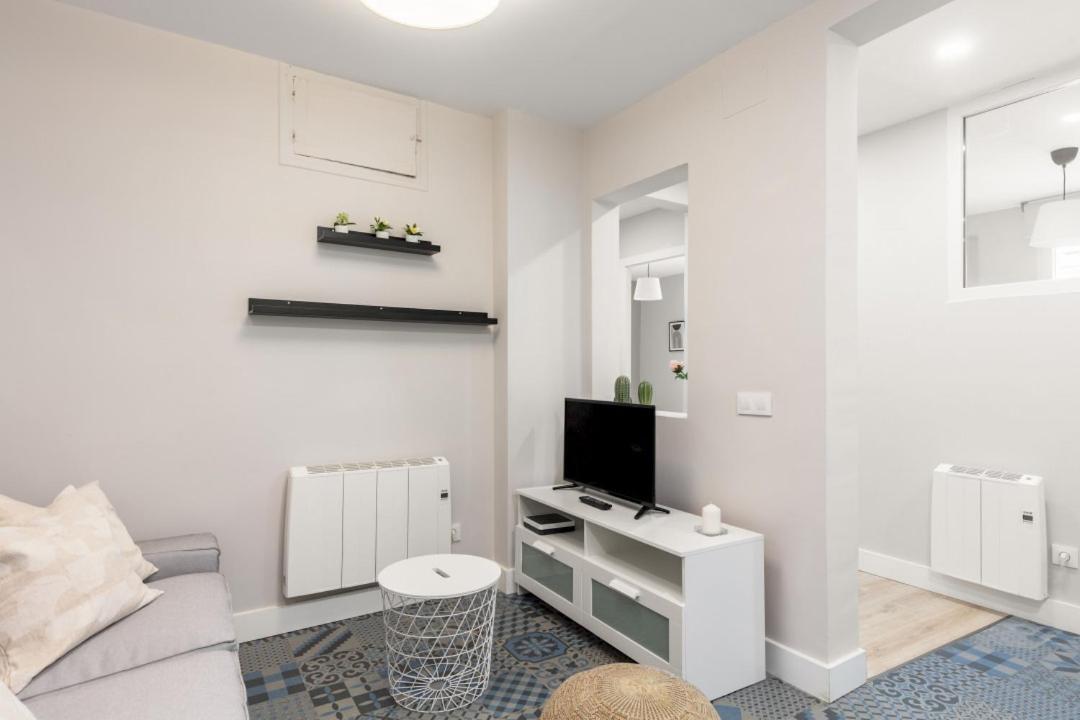 2 Bedrooms 1 Bathroom Furnished - Las Letras - Bright - Mintystay Madrid Exteriör bild