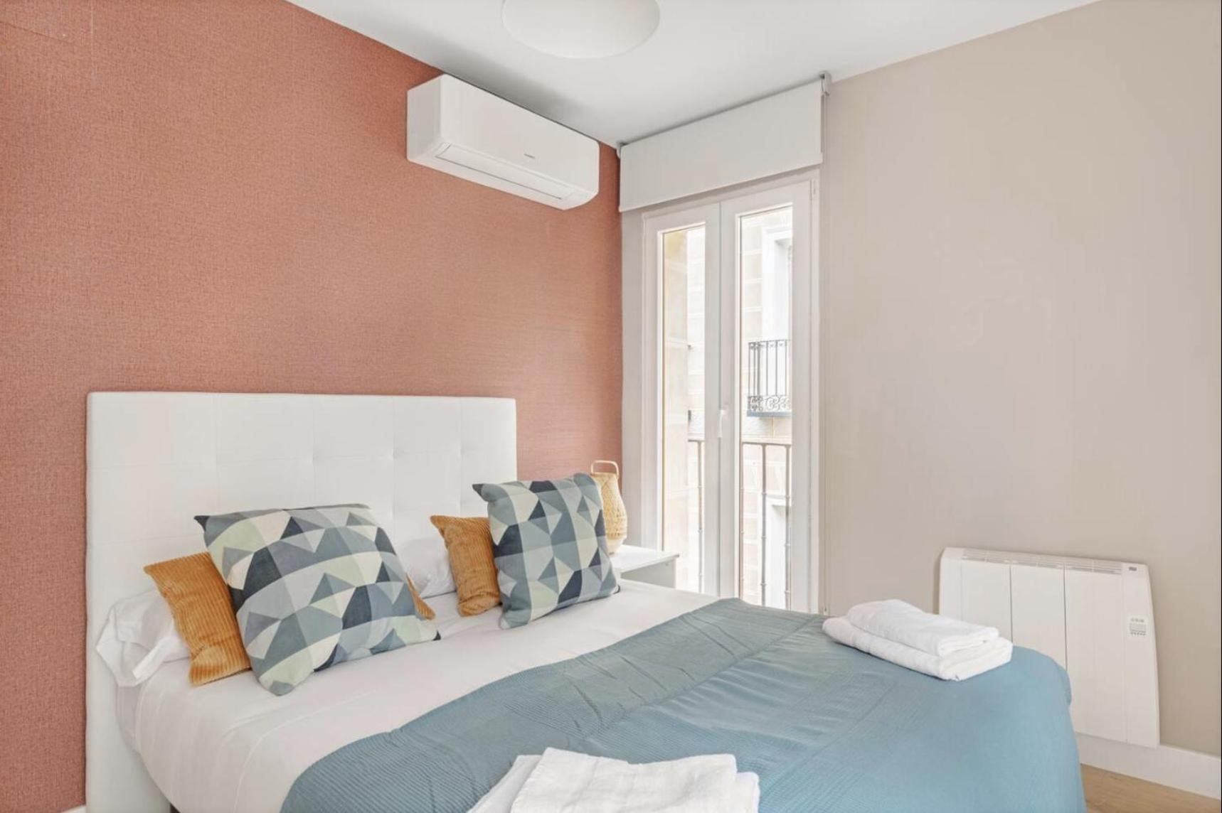 2 Bedrooms 1 Bathroom Furnished - Las Letras - Bright - Mintystay Madrid Exteriör bild